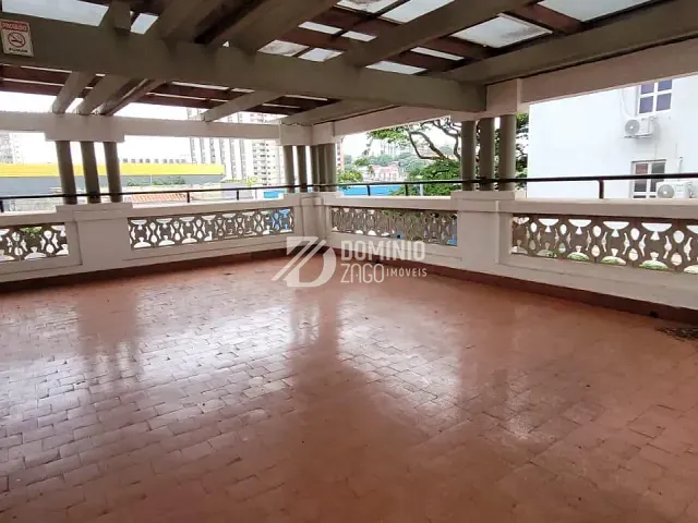 Casa à venda ou para alugar, no bairro Centro em Uberaba