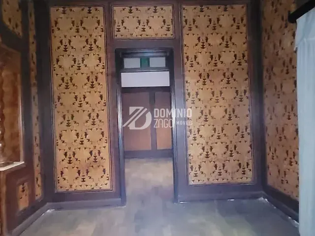 Casa à venda ou para alugar, no bairro Centro em Uberaba