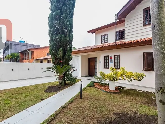 Casa com 588m² 4 quartos e 4 banheiros, à venda, no bairro Portão em Curitiba