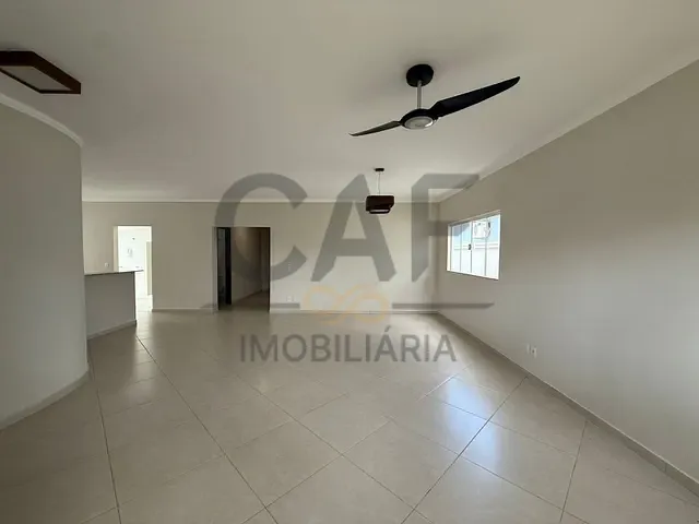 Casa 3 quartos e 4 banheiros, para alugar, no bairro Residencial Nova Holanda em Holambra