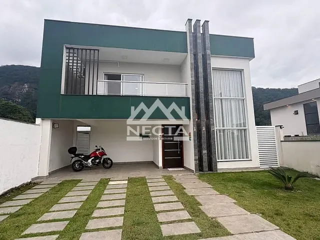Casa com 384m² 4 quartos e 5 banheiros, à venda, no bairro Mar Verde II em Caraguatatuba