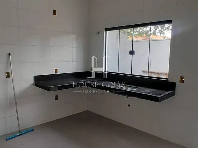 Casa com 203m² 3 quartos e 2 banheiros, à venda, no bairro Jardim Buriti Sereno em Aparecida de Goiânia