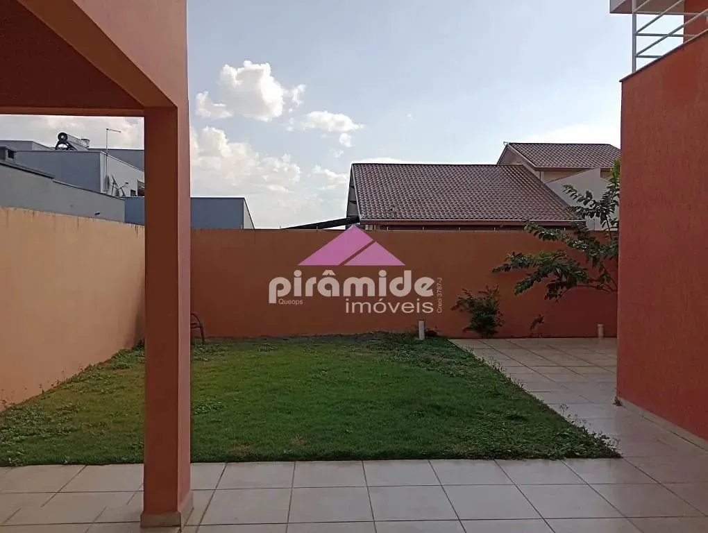 Casa, 4 quartos, 243 m² - Foto 2