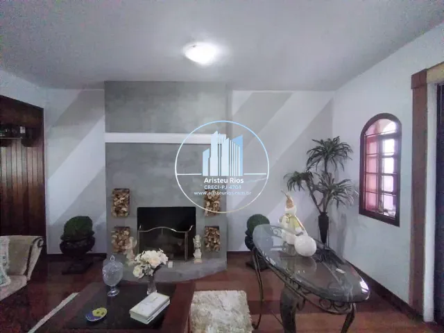 Casa com 400m² 5 quartos e 5 banheiros, à venda ou para alugar, no bairro João Paulo II em Pouso Alegre