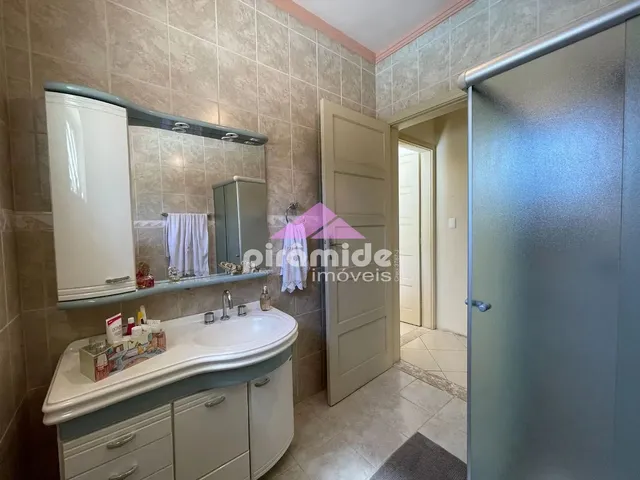 Casa com 2190m² 4 quartos e 4 banheiros, à venda, no bairro Vila Pantaleão em Caçapava