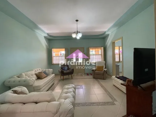 Casa com 2190m² 4 quartos e 4 banheiros, à venda, no bairro Vila Pantaleão em Caçapava