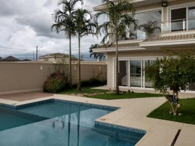 Casa com 400m² 4 quartos e 4 banheiros, à venda, no bairro Urbanova em São José dos Campos