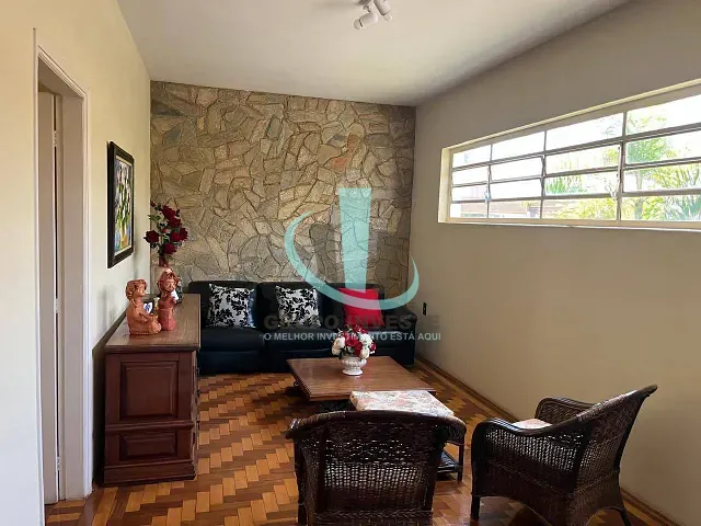 Casa com 310m² 3 quartos e 2 banheiros, à venda, no bairro JARDIM SANTA ANGELINA em ARARAQUARA