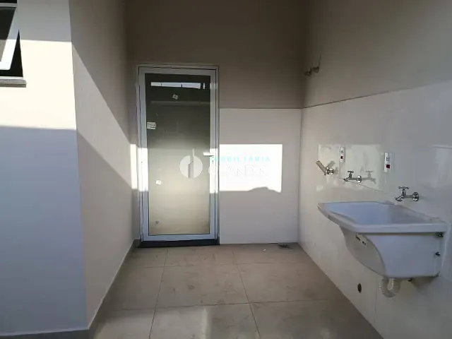 Casa 3 quartos e 1 banheiro, para alugar, no bairro Jardim Rezek IV em Artur Nogueira