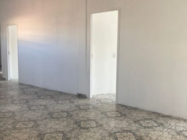 Casa com 140m², para alugar, no bairro Jardim Elvira em Osasco
