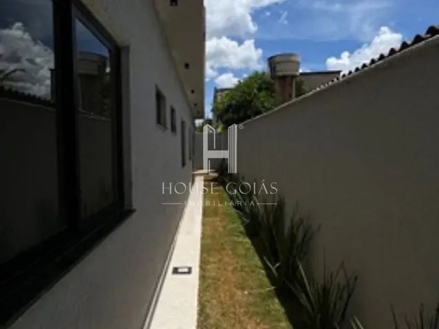Casa com 300m² 3 quartos e 4 banheiros, à venda, no bairro Vila Finsocial em Goiânia
