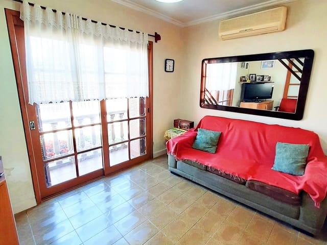 Casa com 300m² 3 quartos e 3 banheiros, à venda, no bairro Areal em Pelotas