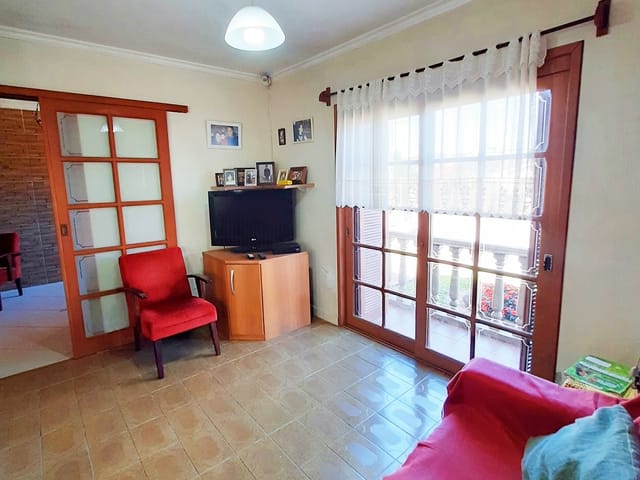 Casa com 300m² 3 quartos e 3 banheiros, à venda, no bairro Areal em Pelotas