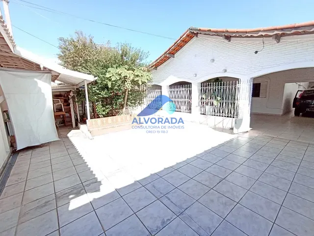 Casa com 310m² 3 quartos e 1 banheiro, à venda, no bairro Jardim Satélite em São José dos Campos