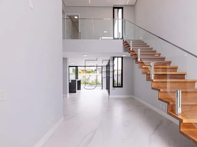 Casa com 254m² 4 quartos e 5 banheiros, à venda, no bairro Jardim Morumbi em Londrina