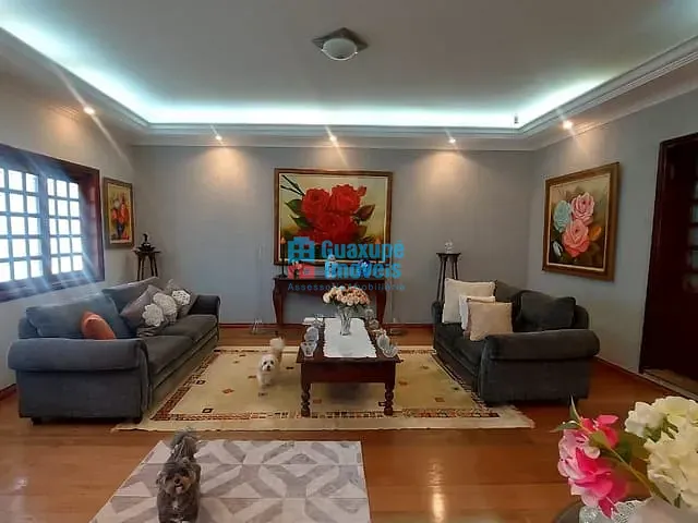 Casa com 417m² 4 quartos e 2 banheiros, à venda, no bairro Jardim Planalto em Guaxupé