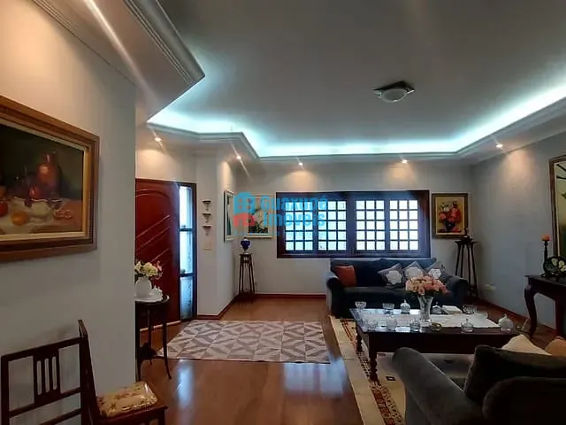 Casa com 417m² 4 quartos e 2 banheiros, à venda, no bairro Jardim Planalto em Guaxupé