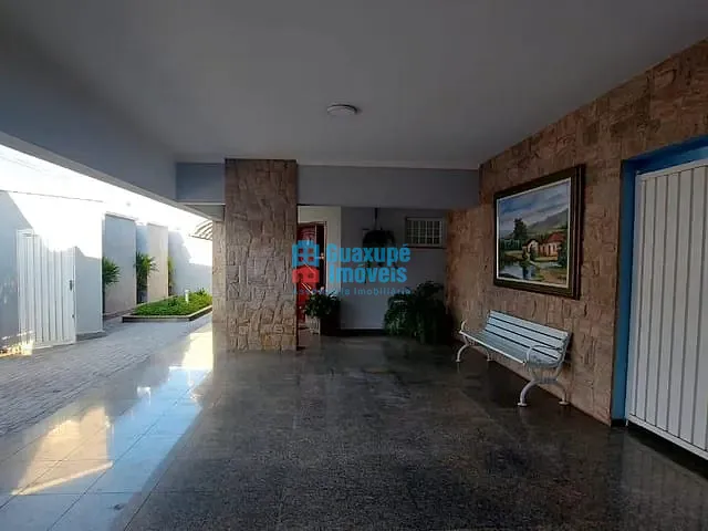 Casa com 417m² 4 quartos e 2 banheiros, à venda, no bairro Jardim Planalto em Guaxupé