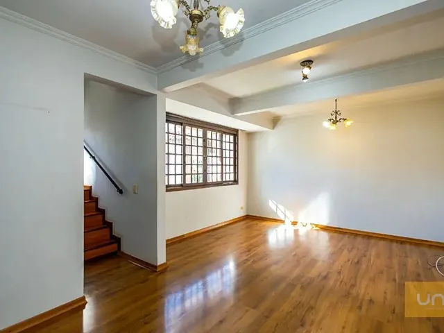 Casa com 147m² 3 quartos e 3 banheiros, à venda, no bairro Guaíra em Curitiba
