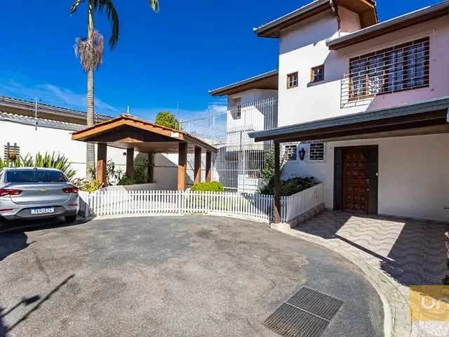 Casa com 147m² 3 quartos e 3 banheiros, à venda, no bairro Guaíra em Curitiba