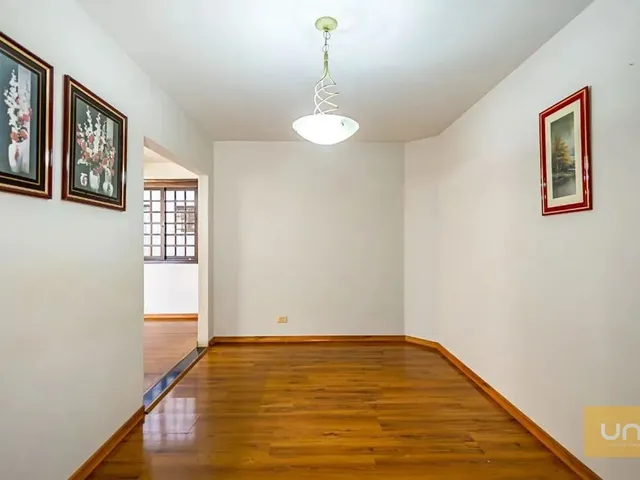 Casa com 147m² 3 quartos e 3 banheiros, à venda, no bairro Guaíra em Curitiba