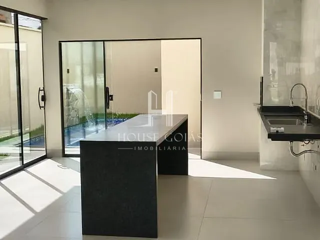 Casa com 329m² 3 quartos e 3 banheiros, à venda, no bairro Parqville Pinheiros em Aparecida de Goiânia