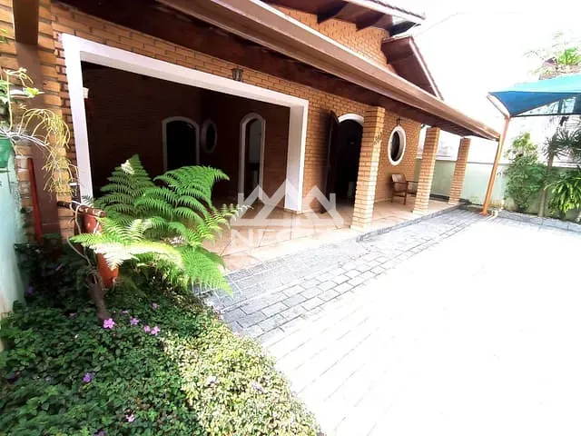 Casa com 500m² 5 quartos e 5 banheiros, à venda, no bairro Toninhas em Ubatuba
