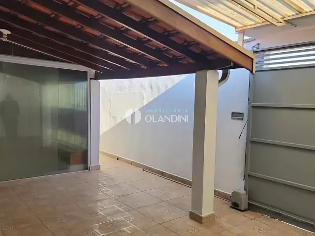 Casa com 200m² 3 quartos e 3 banheiros, à venda ou para alugar, no bairro Parque Residencial Arrivabene em Artur Nogueira