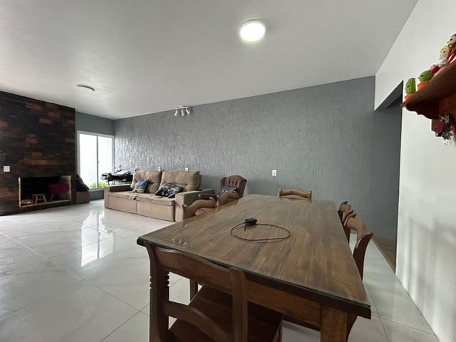 Casa com 175m² 2 quartos e 1 banheiro, à venda, no bairro Areal em Pelotas