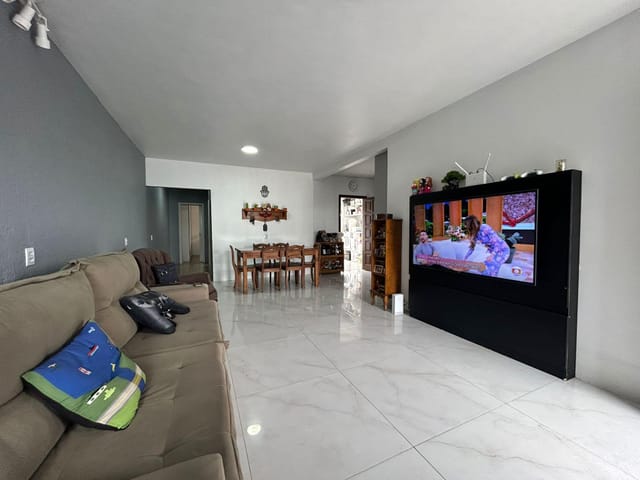 Casa com 175m² 2 quartos e 1 banheiro, à venda, no bairro Areal em Pelotas