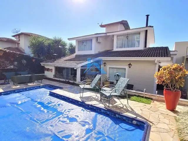 Casa com 300m² 3 quartos e 3 banheiros, à venda, no bairro Residencial Fazenda Serrinha em Itatiba
