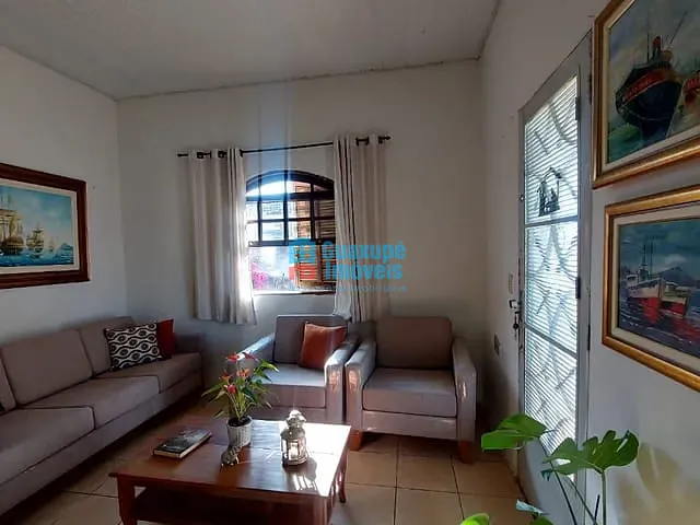 Casa 3 quartos e 1 banheiro, à venda, no bairro Angola em Guaxupé