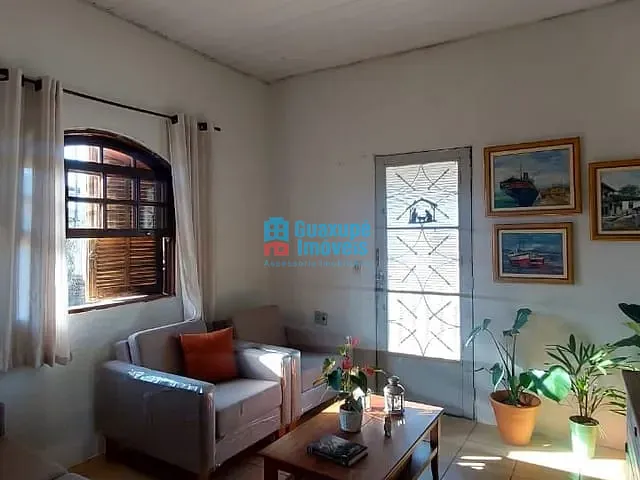 Casa 3 quartos e 1 banheiro, à venda, no bairro Angola em Guaxupé