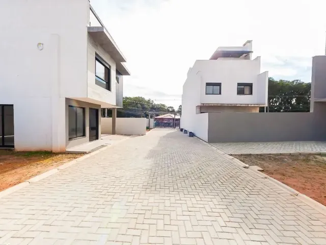 Casa com 135m² 3 quartos e 4 banheiros, à venda, no bairro Santa Felicidade em Curitiba