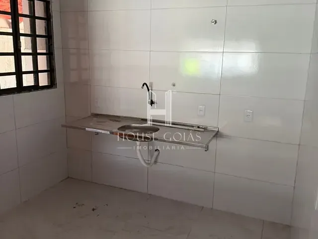 Casa com 250m² 2 quartos e 1 banheiro, à venda, no bairro Centro em Guapó