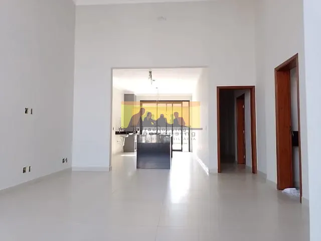 Casa com 300m² 3 quartos e 4 banheiros, à venda, no bairro Bonfim em Paulínia