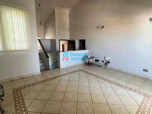 Casa com 420m² 3 quartos e 3 banheiros, à venda, no bairro Parque do Lago em Guaxupé