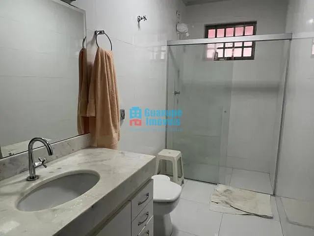 Casa com 420m² 3 quartos e 3 banheiros, à venda, no bairro Parque do Lago em Guaxupé