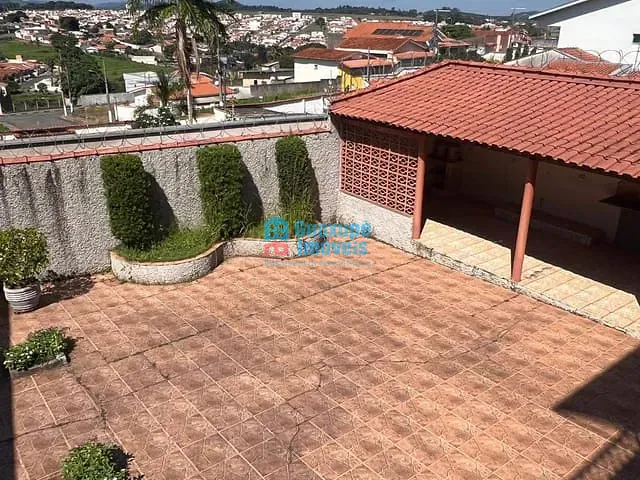 Casa com 420m² 3 quartos e 3 banheiros, à venda, no bairro Parque do Lago em Guaxupé