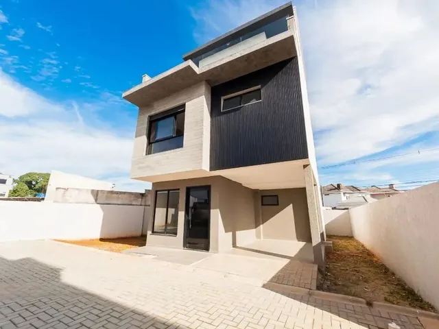 Casa com 135m² 3 quartos e 4 banheiros, à venda, no bairro Santa Felicidade em Curitiba