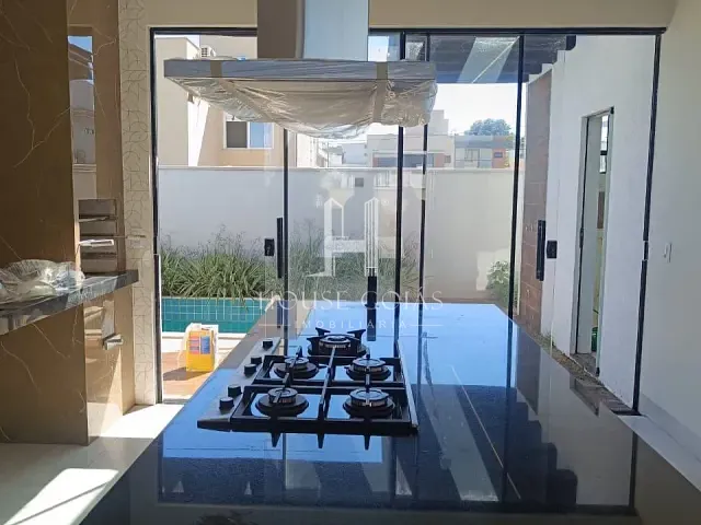 Casa com 300m² 3 quartos e 4 banheiros, à venda, no bairro Jardins Bolonha em Senador Canedo