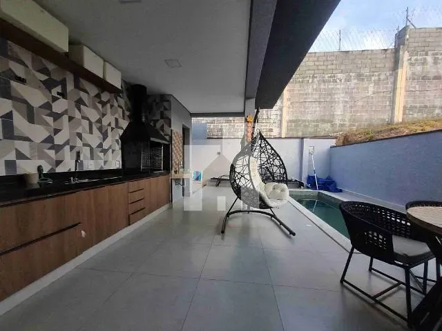 Casa com 320m² 3 quartos e 5 banheiros, à venda, no bairro Jardim Celeste em Jundiaí