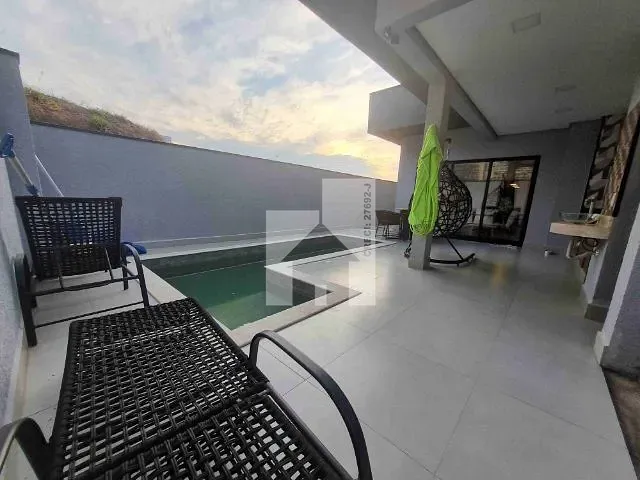 Casa com 320m² 3 quartos e 5 banheiros, à venda, no bairro Jardim Celeste em Jundiaí