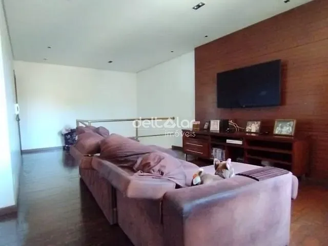 Casa com 421m² 4 quartos e 5 banheiros, à venda, no bairro Planalto em Belo Horizonte