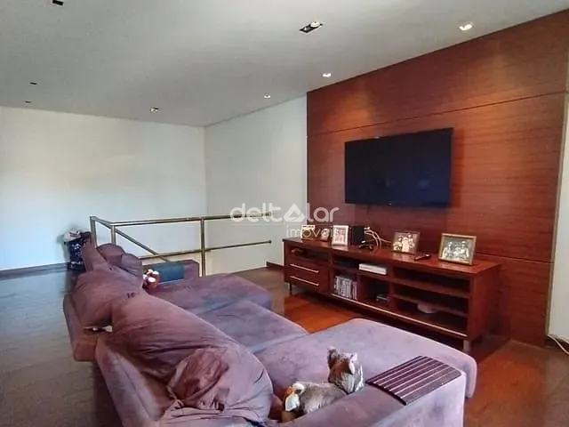 Casa com 421m² 4 quartos e 5 banheiros, à venda, no bairro Planalto em Belo Horizonte