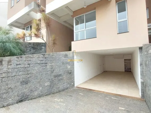 Casa 3 quartos e 3 banheiros, para alugar, no bairro Campina do Siqueira em Curitiba