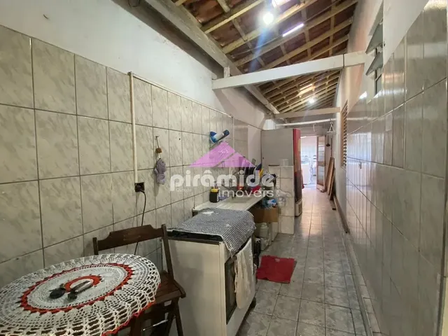 Casa com 150m² 4 quartos e 1 banheiro, à venda, no bairro Jardim São Judas Tadeu em São José Dos Campos