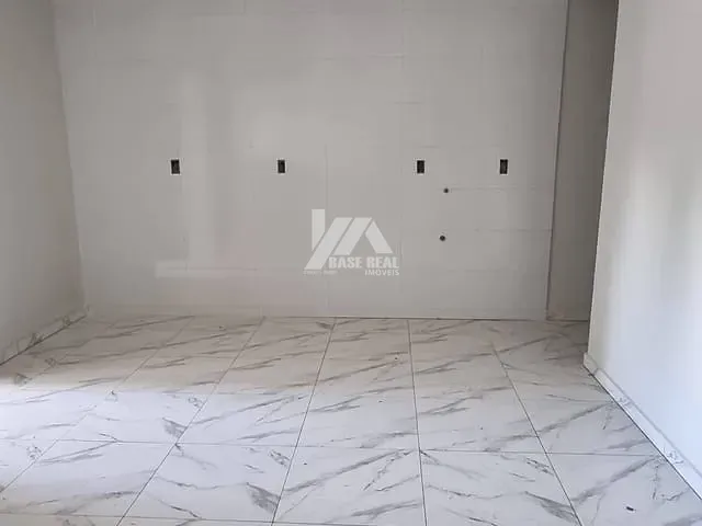 Casa 2 quartos e 1 banheiro, à venda, no bairro Contorno em Ponta Grossa