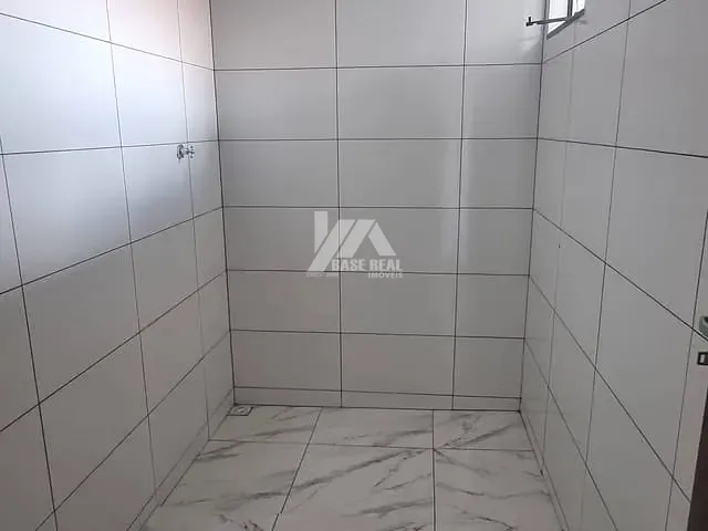 Casa 2 quartos e 1 banheiro, à venda, no bairro Contorno em Ponta Grossa