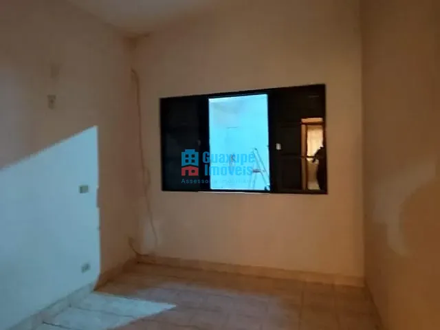 Casa à venda ou para alugar, no bairro Centro em Guaxupé